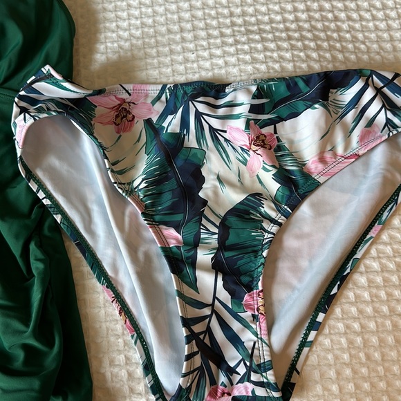 Tankini set. Size medium - Picture 2 of 6